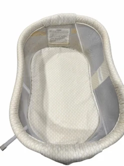 Halo BassiNest Swivel Sleeper Essentia Series, Honeycomb -Tiny Steps House 3cfea199 2f2d 42c9 813c baec1610f596