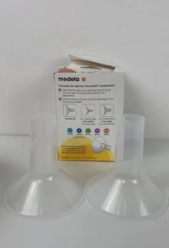 Medela PersonalFit Breast Shields, 27mm -Tiny Steps House 71aafba23f968b76085e1e9cae9b4d57